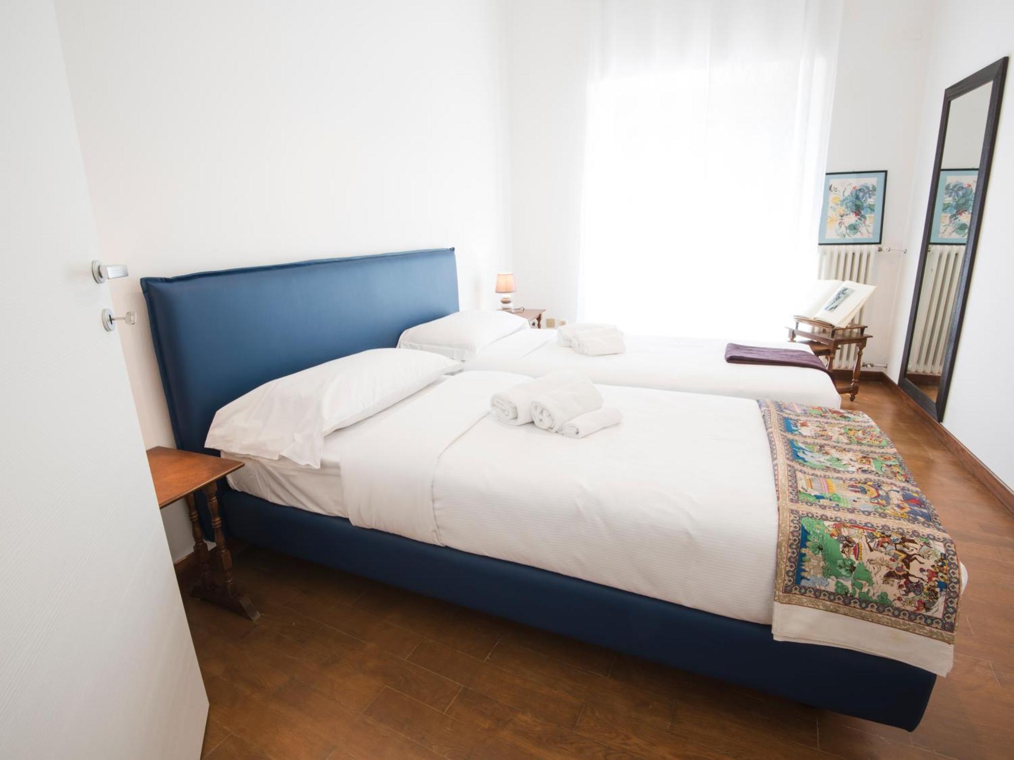 Appartamento Italianflat - Via Adua Two Bedroom Old Town *