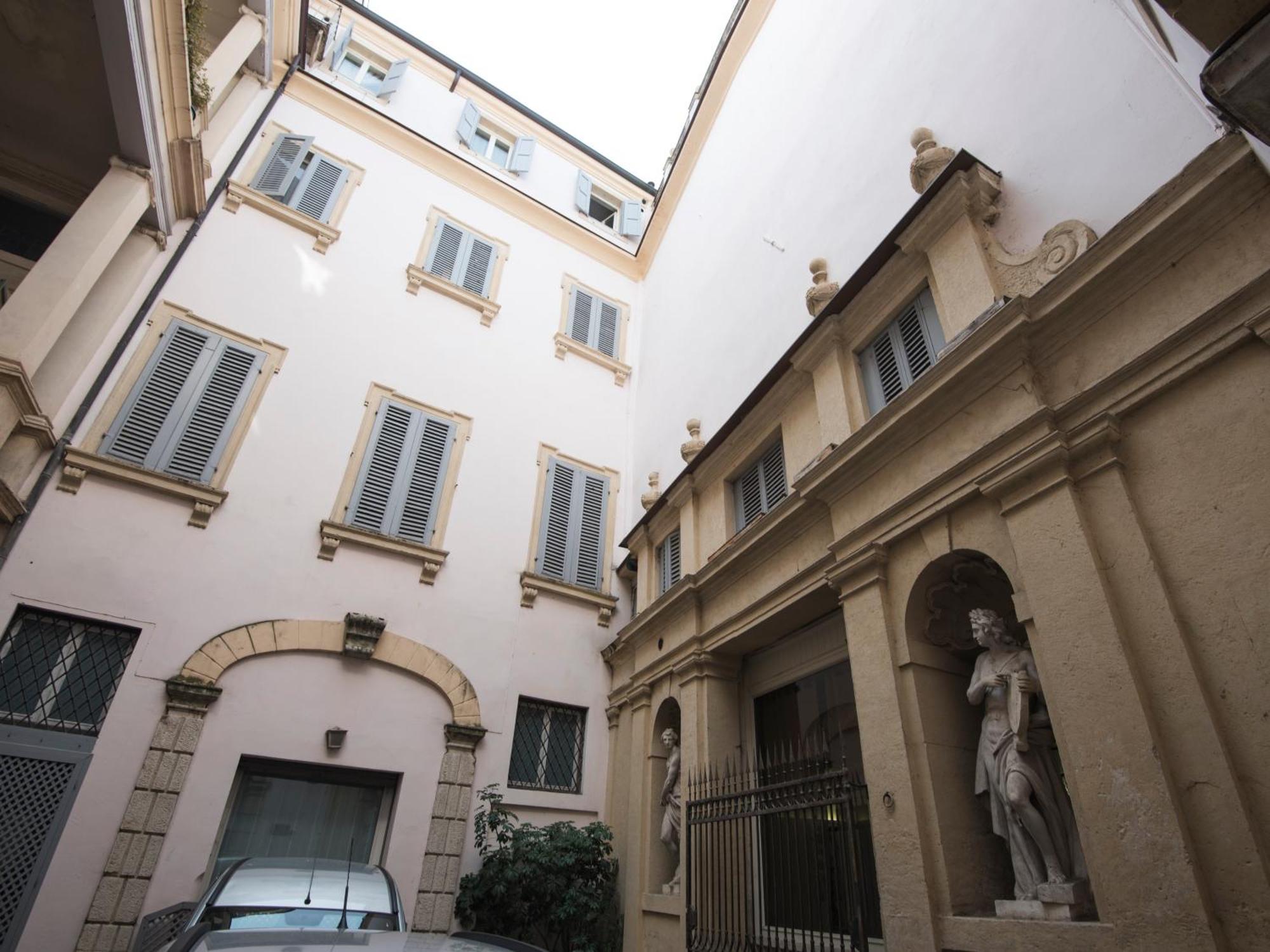 Italianflat - Via Adua Two Bedroom Old Town *